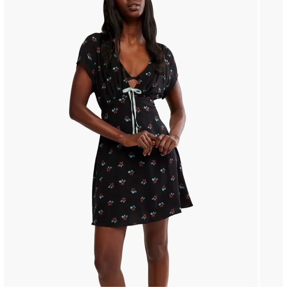 Free People Everyone's Favorite Mini Dress black floral deep V-neckline Sz M NWT
